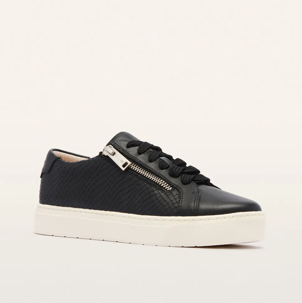 Billie II Black Emboss