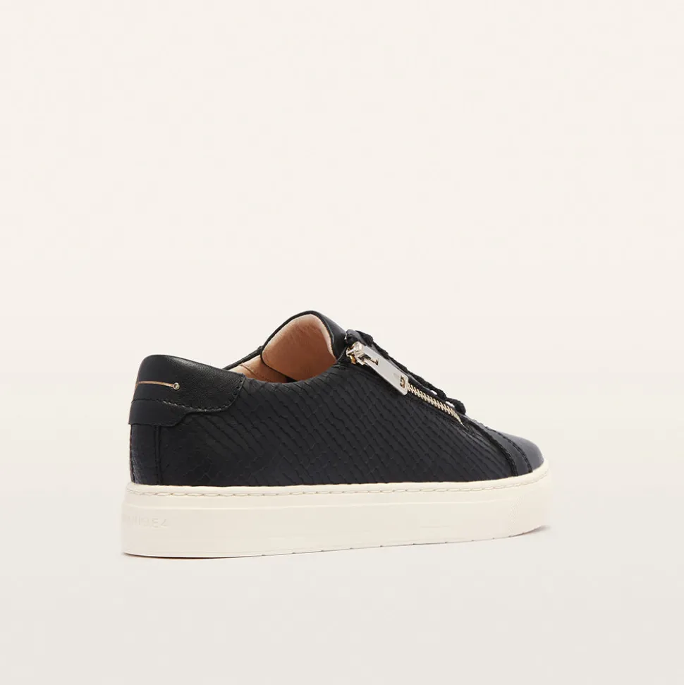 Billie II Black Emboss