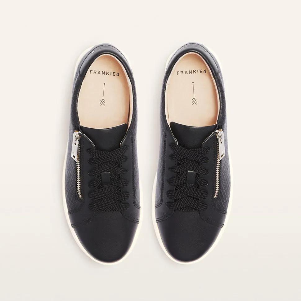Billie II Black Emboss