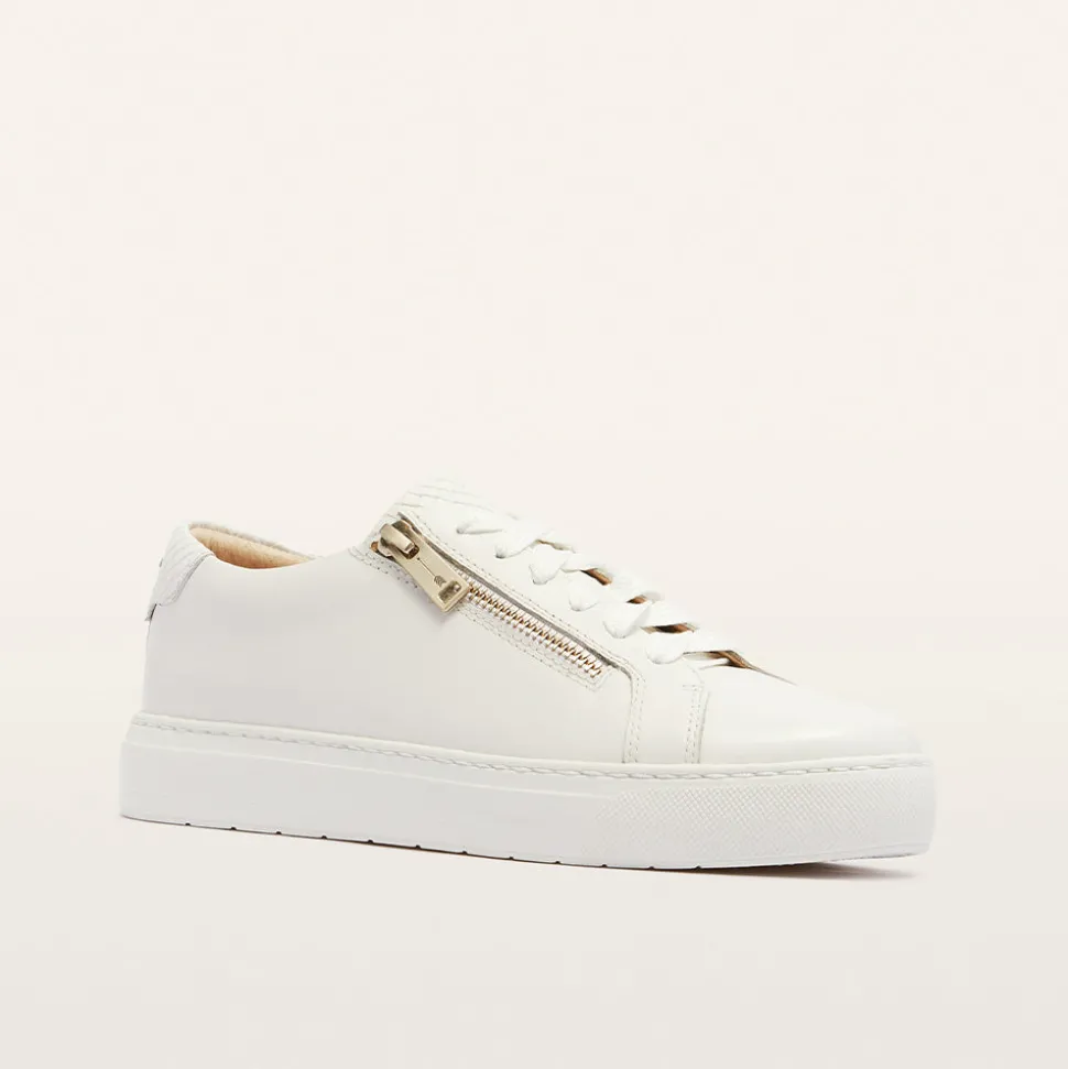 Billie II White