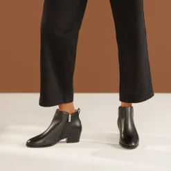 Charleston Black