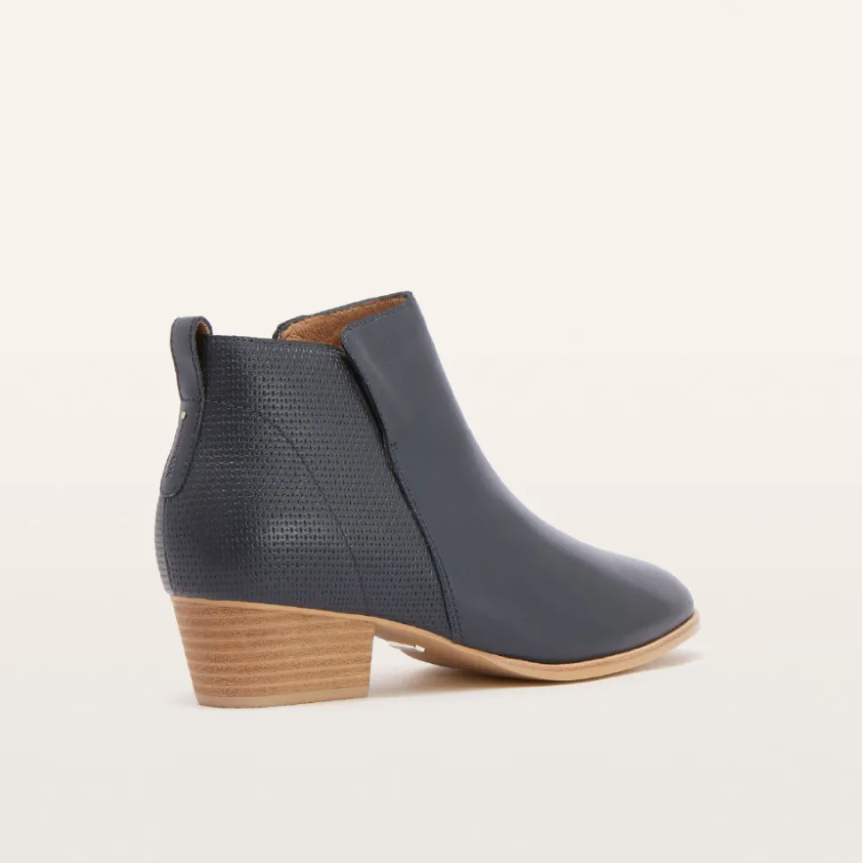 Charleston Dark Navy
