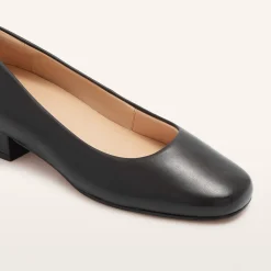 Cleo Black