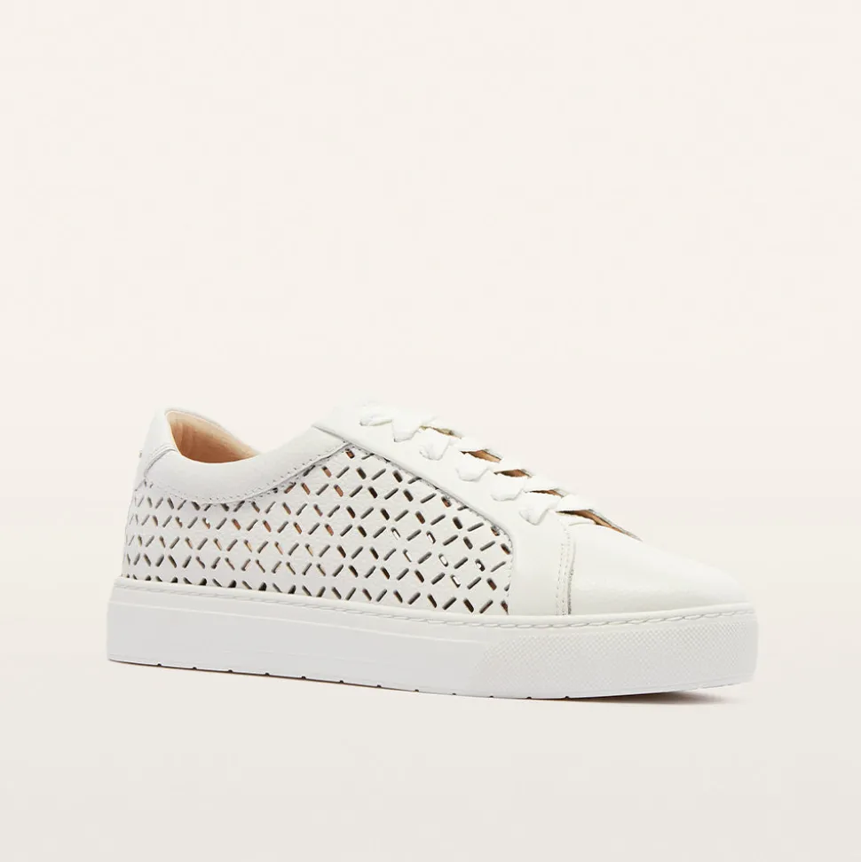 Mim V White Lattice