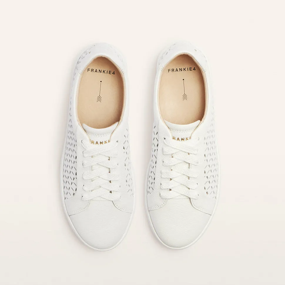 Mim V White Lattice
