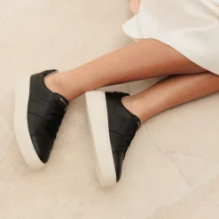 Riley Black Tumbled
