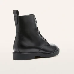 Scout Black
