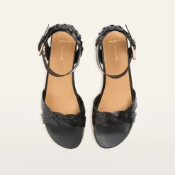 Upton Black